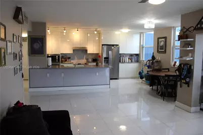 4200 Hillcrest Dr #820, Hollywood, FL 33021 - Photo 3