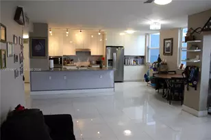 4200 Hillcrest Dr, Hollywood, FL 33021 - Photo 3