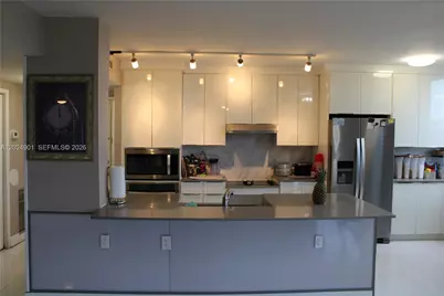 4200 Hillcrest Dr #820, Hollywood, FL 33021 - Photo 1