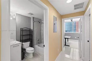 244 Biscayne Blvd, Miami, FL 33132 - Photo 23