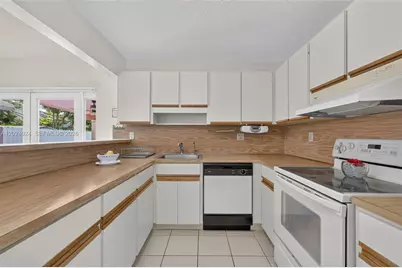 13440 SW 28th St, Miami, FL 33175 - Photo 29
