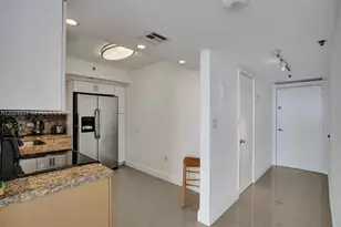 20515 E Country Club Dr, Aventura, FL 33180 - Photo 11