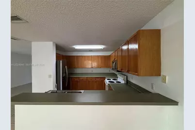 9283 NW 54th St, Sunrise, FL 33351 - Photo 9