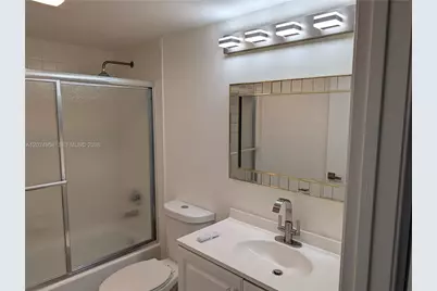 1400 SW 124th Ter #109Q, Pembroke Pines, FL 33027 - Photo 9