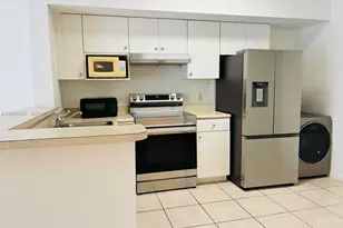 5085 NW 7th St, Miami, FL 33126 - Photo 3