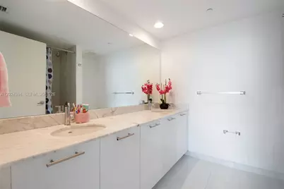 950 Brickell Bay Dr #1911, Miami, FL 33131 - Photo 17