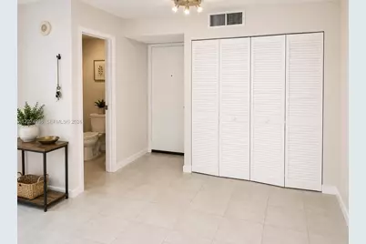 17011 N Bay Rd #417, Sunny Isles Beach, FL 33160 - Photo 5