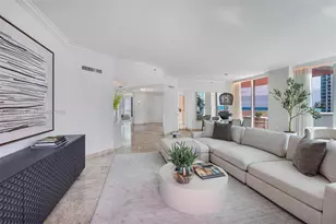 300 South Pointe Dr, Miami Beach, FL 33139 - Photo 5