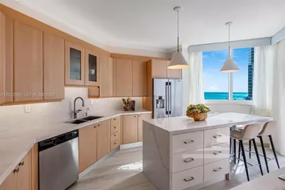 300 S Pointe Dr #1001, Miami Beach, FL 33139 - Photo 13