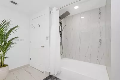 2000 N Bayshore Dr #619, Miami, FL 33137 - Photo 11