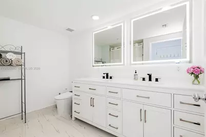2000 N Bayshore Dr #619, Miami, FL 33137 - Photo 7