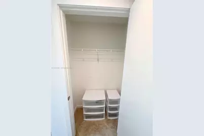 1060 Brickell Ave #2515, Miami, FL 33131 - Photo 11