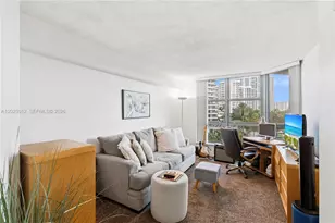 19195 NE 36th Ct, Aventura, FL 33180 - Photo 9