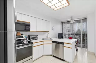 19195 NE 36th Ct, Aventura, FL 33180 - Photo 5