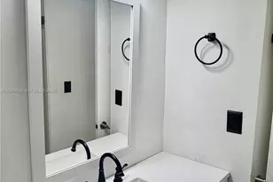 1705 W 57th St, Hialeah, FL 33012 - Photo 37