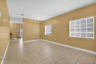 1396 W 30th St, Hialeah, FL 33012 - Photo 9