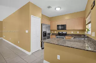 1396 W 30th St, Hialeah, FL 33012 - Photo 29