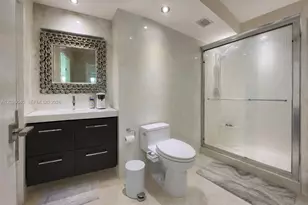 16558 NE 26th Ave, North Miami Beach, FL 33160 - Photo 25