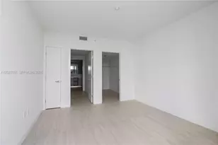77 SE 5th St, Miami, FL 33131 - Photo 31