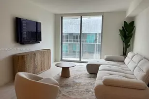 77 SE 5th St, Miami, FL 33131 - Photo 15