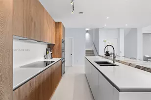 650 NE 32nd St, Miami, FL 33137 - Photo 25
