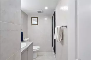 20379 W Country Club Dr, Aventura, FL 33180 - Photo 21