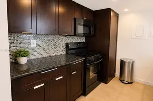 7601 E Treasure Dr, North Bay Village, FL 33141 - Photo 7