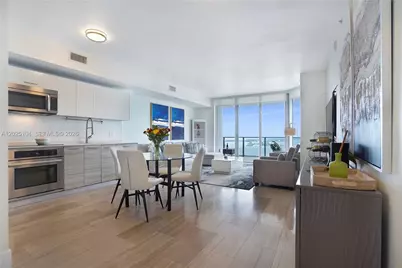 1300 Brickell Bay Dr #3402, Miami, FL 33131 - Photo 7