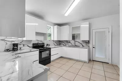 137 NW 20th St, Homestead, FL 33030 - Photo 13