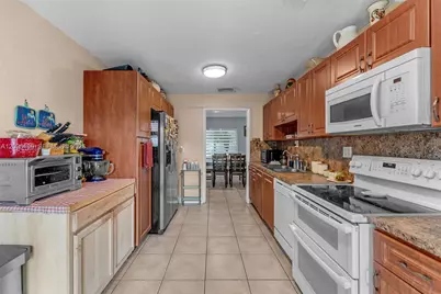 15042 SW 69th St, Miami, FL 33193 - Photo 7