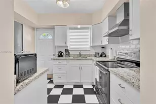 10002 E Bay Harbor Dr, Bay Harbor Islands, FL 33154 - Photo 5