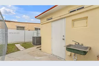 3375 SW 1st St, Miami, FL 33135 - Photo 37