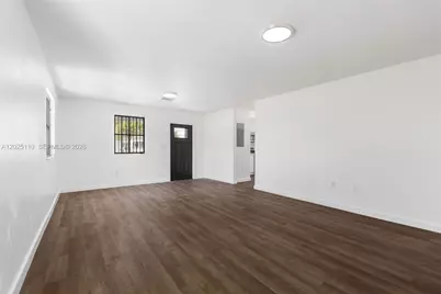10204 SW 173rd St, Miami, FL 33157 - Photo 5