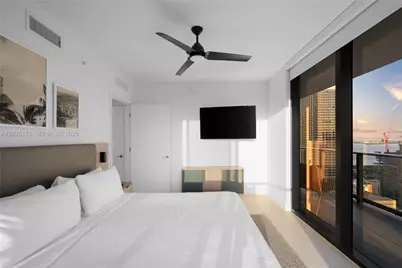 159 NE 6th St #3105, Miami, FL 33132 - Photo 7