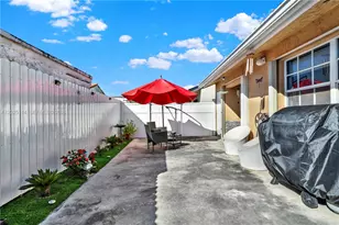 7462 W 29th Way, Hialeah, FL 33018 - Photo 27