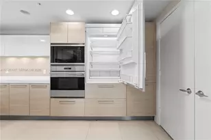 17301 Biscayne Blvd, North Miami Beach, FL 33160 - Photo 15