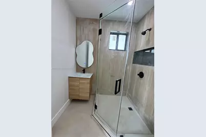 1924 NW 27th St, Miami, FL 33142 - Photo 25