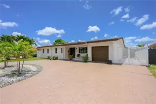 16820 NW 74th Ave, Hialeah, FL 33015 - Photo 37