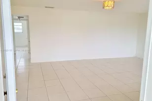 11960 NE 19th Dr, North Miami, FL 33181 - Photo 3