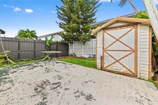 2433 W 52nd Pl, Hialeah, FL 33016 - Photo 25
