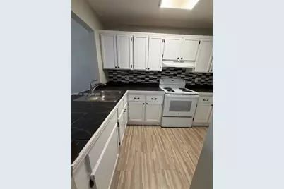 2570 W 67th Pl #21-2, Hialeah, FL 33016 - Photo 1