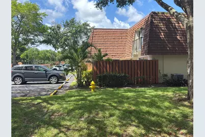 8901 Orange Grove Dr #D-24, Davie, FL 33324 - Photo 3