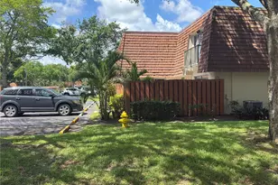 8901 Orange Grove Dr, Davie, FL 33324 - Photo 3