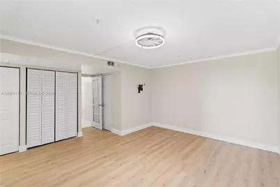 671 NE 195th St #121E, Miami, FL 33179 - Photo 13
