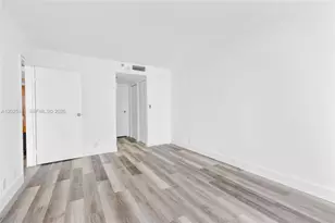 7601 E Treasure Dr, North Bay Village, FL 33141 - Photo 17