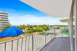 7601 E Treasure Dr, North Bay Village, FL 33141 - Photo 1
