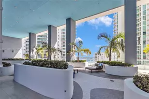 1300 Brickell Bay Dr, Miami, FL 33131 - Photo 35