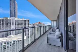 1300 Brickell Bay Dr, Miami, FL 33131 - Photo 23