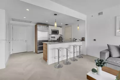 1300 Brickell Bay Dr #3408, Miami, FL 33131 - Photo 3