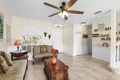 116 Berenger Walk, Royal Palm Beach, FL 33414 - Photo 3